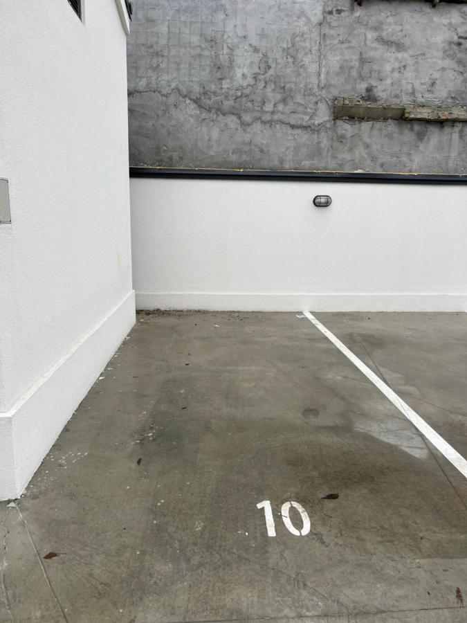 Apartment Charlie Private Parking ノヴィ・サド エクステリア 写真